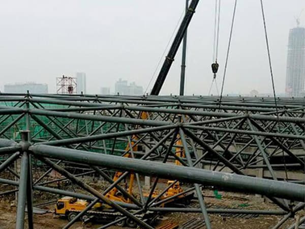 泊头螺栓球网架结构